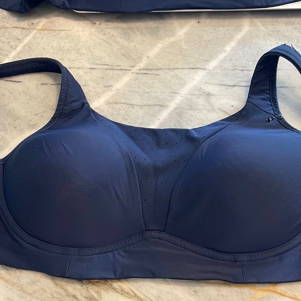 34DD LuluLemon Run Times Sports Bra Navy